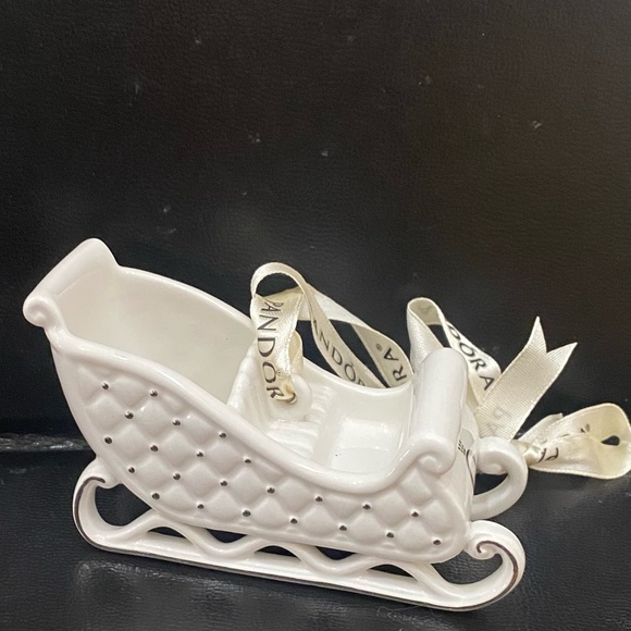 2014 PANDORA Santa’s Sleigh Holiday Christmas Ornament - Picture 1 of 15